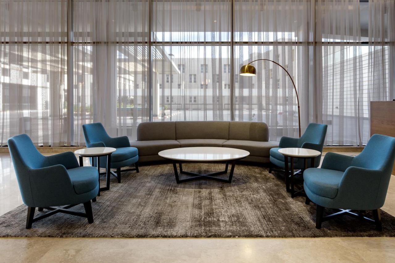 Radisson Hotel & Apartments Dammam Industrial City מראה חיצוני תמונה