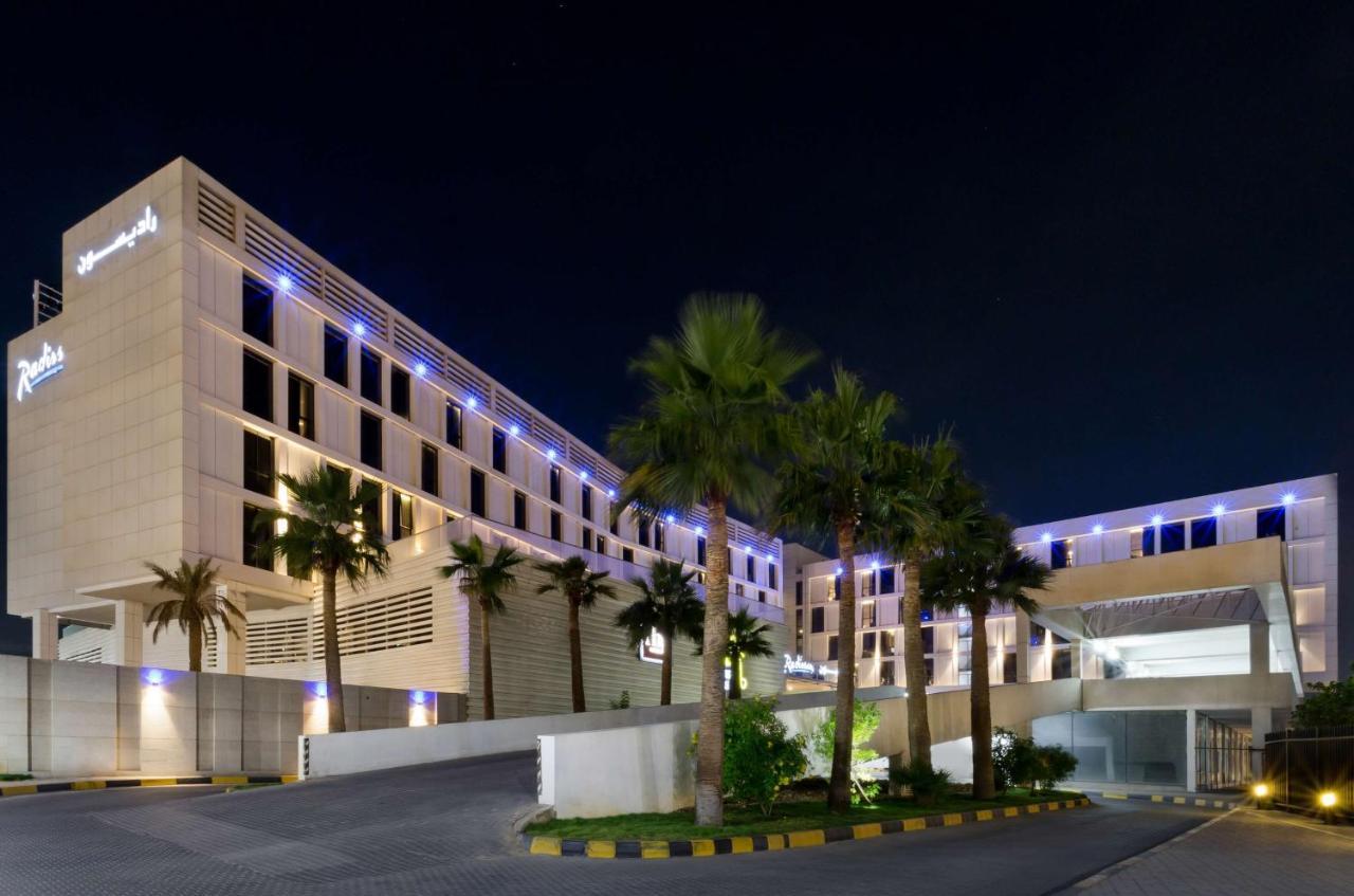 Radisson Hotel & Apartments Dammam Industrial City מראה חיצוני תמונה