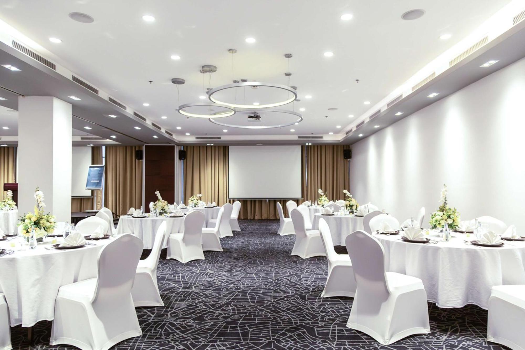 Radisson Hotel & Apartments Dammam Industrial City מראה חיצוני תמונה