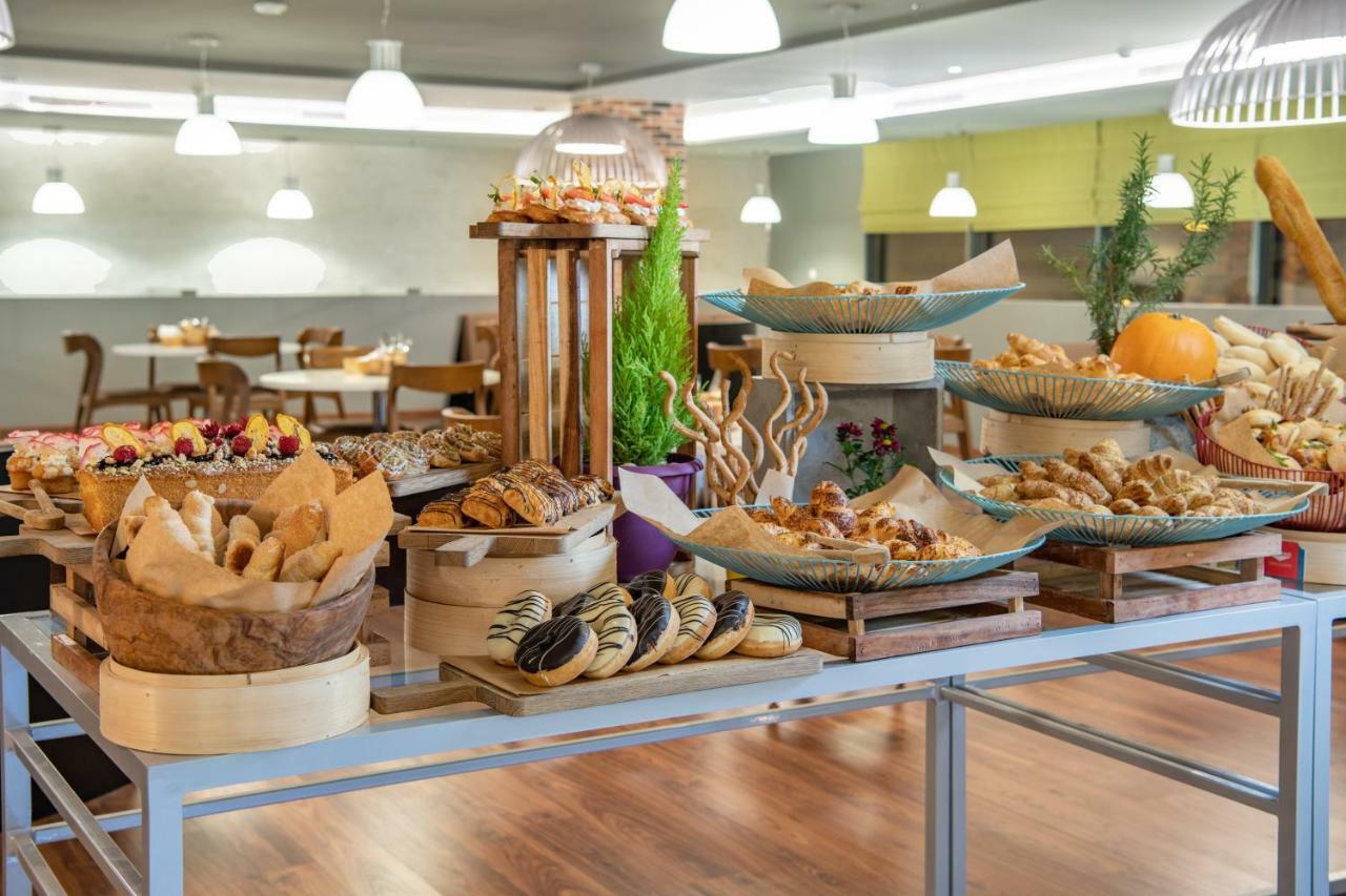 Radisson Hotel & Apartments Dammam Industrial City מראה חיצוני תמונה