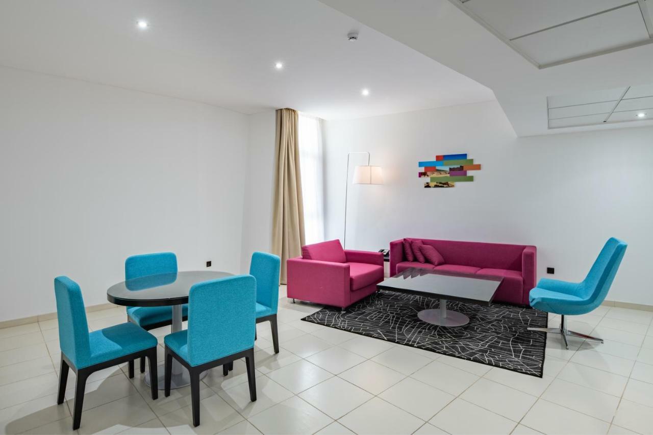 Radisson Hotel & Apartments Dammam Industrial City מראה חיצוני תמונה