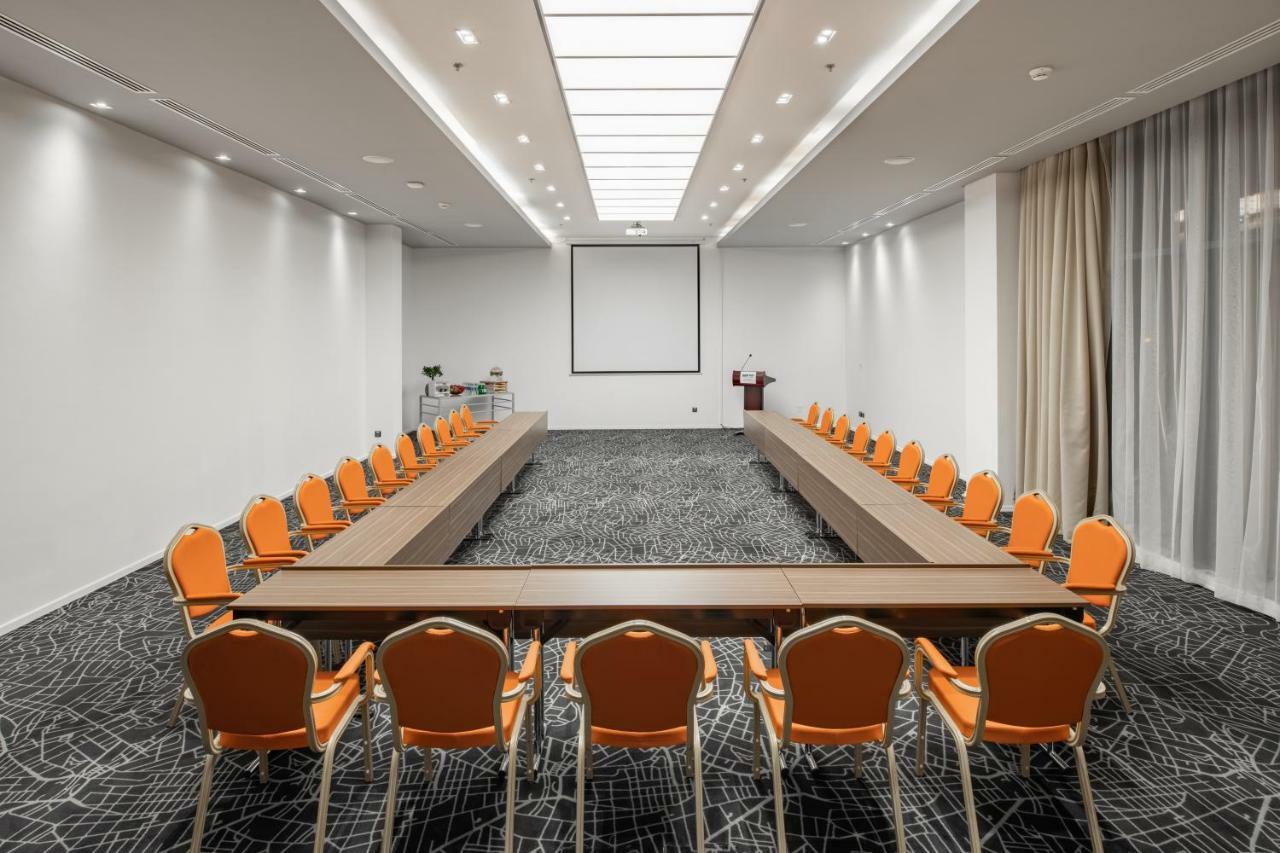 Radisson Hotel & Apartments Dammam Industrial City מראה חיצוני תמונה